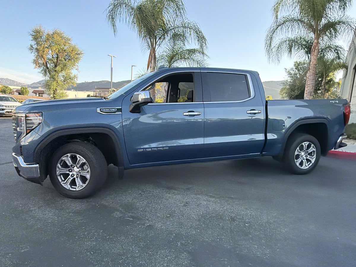 Used 2024 GMC Sierra 1500 SLT AWD/4WD image 10