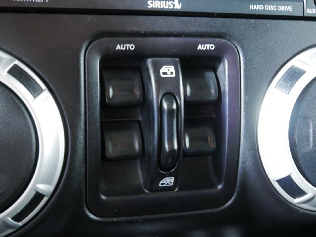 Used 2017 Jeep Wrangler Unlimited Sahara AWD/4WD image 26