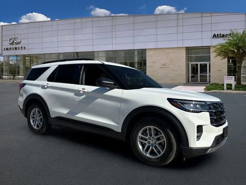 Used 2026 Ford Explorer Active RWD image 2