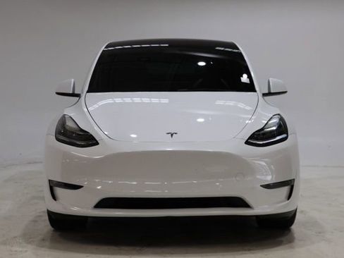 Used 2022 Tesla Model Y Long Range image 2