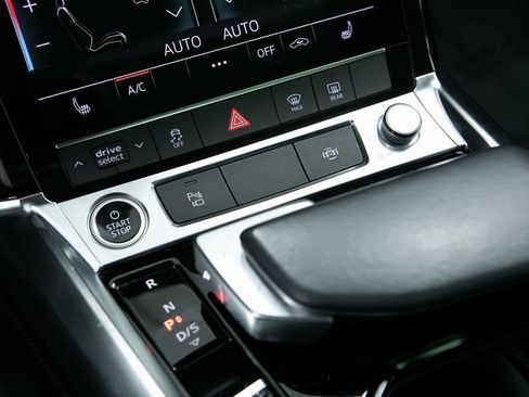 Used 2022 Audi e-tron Premium image 22