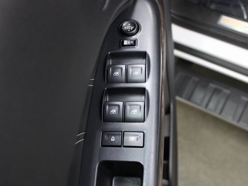 Used 2021 GMC Canyon Denali image 12