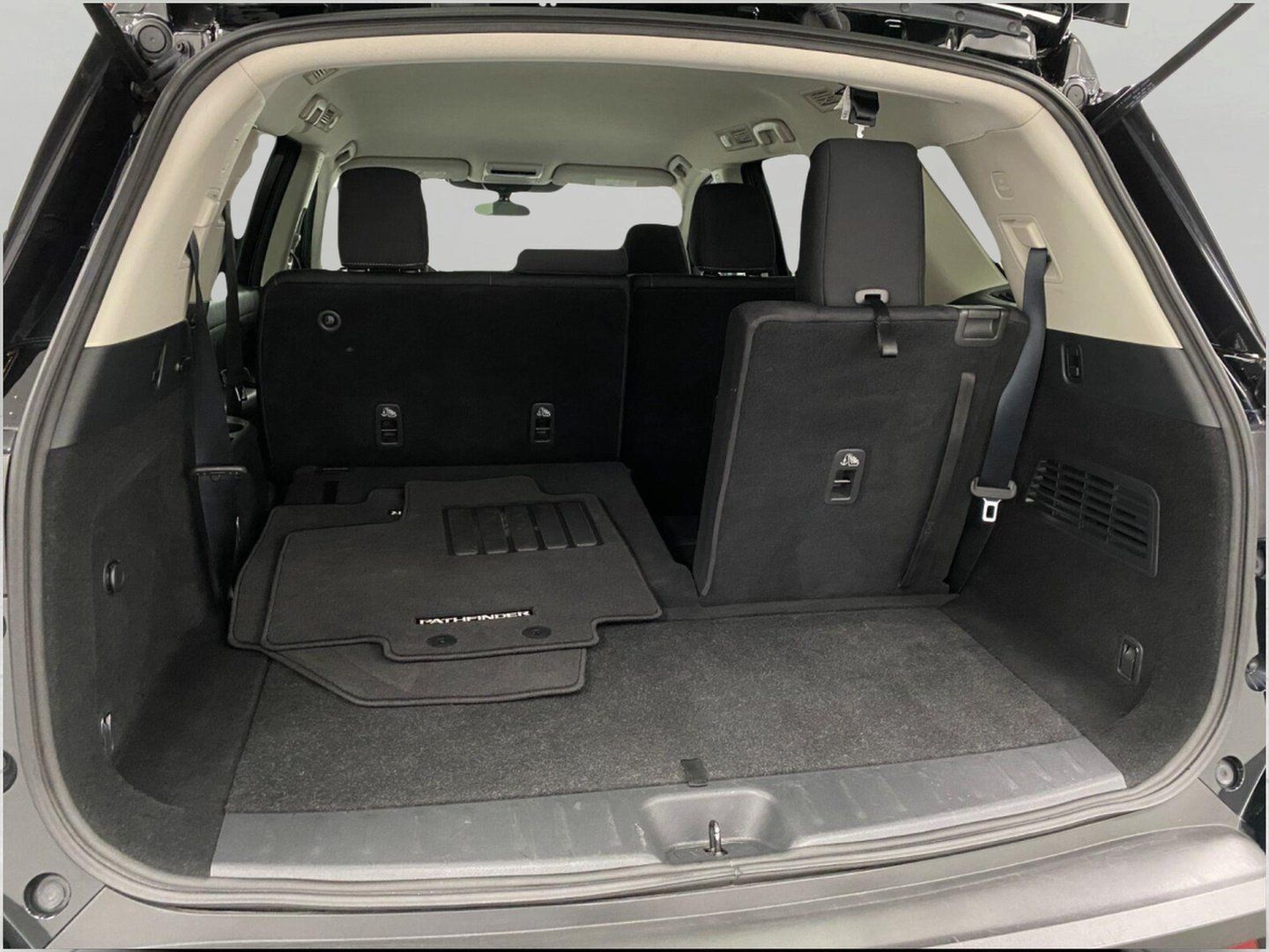 Used 2022 Nissan Pathfinder S AWD/4WD image 6