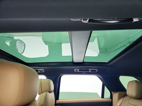 New 2026 Land Rover Range Rover Sport SE image 18