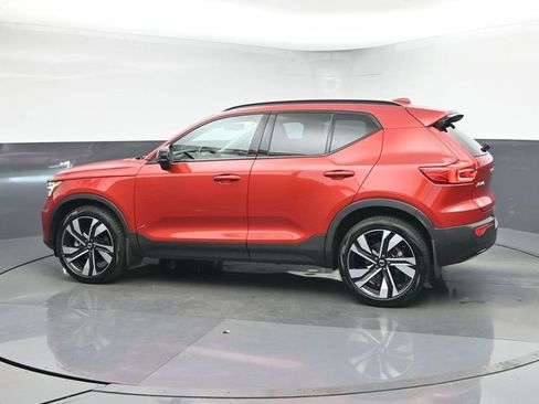 Used 2023 Volvo XC40 B5 Plus w/ Protection Package Premier image 5