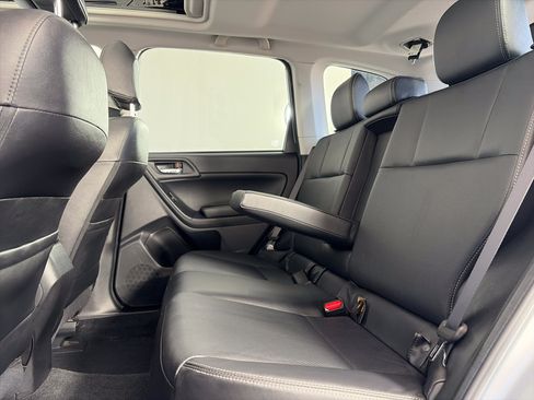 Used 2014 Subaru Forester 2.5i Limited w/ Popular Package #1 AWD/4WD image 7