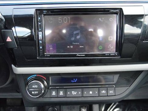 Used 2015 Toyota Corolla LE FWD image 22