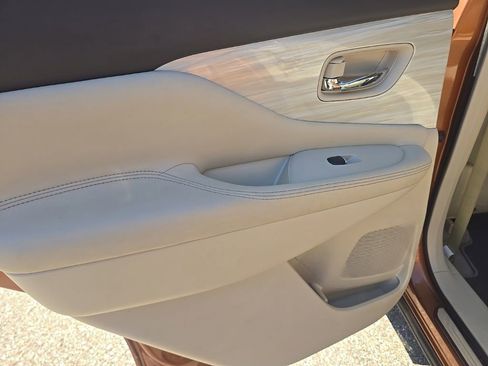 Used 2015 Nissan Murano Platinum w/ Platinum Technology Package AWD/4WD image 28