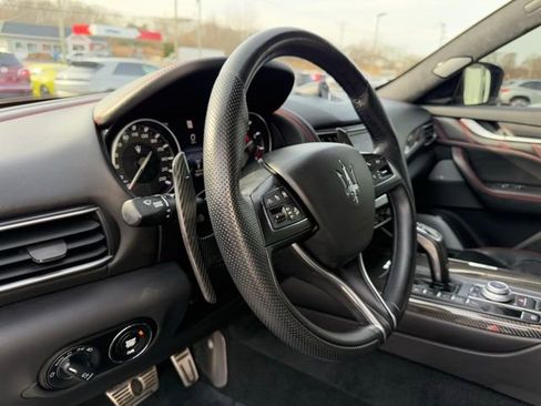 Used 2022 Maserati Levante Trofeo image 51