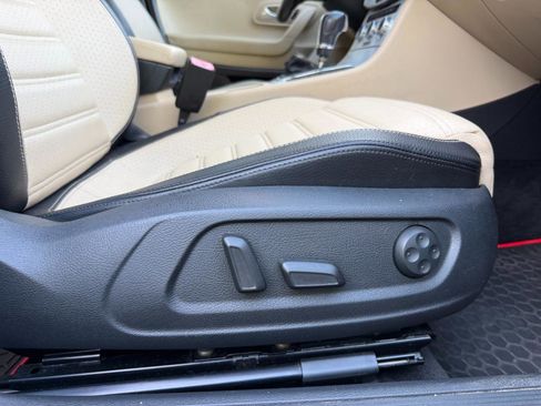 Used 2013 Volkswagen CC R-Line FWD image 40