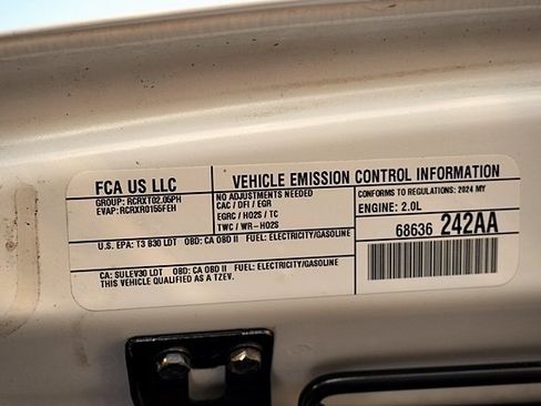 Used 2024 Jeep Wrangler Unlimited image 37