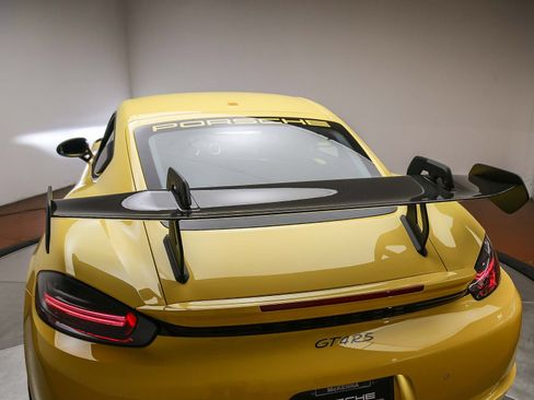 Certified 2024 Porsche 718 Cayman GT4 RS RWD image 11
