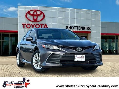 Used 2021 Toyota Camry LE FWD image 1