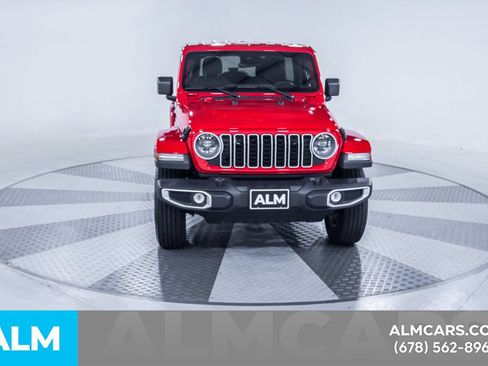 Used 2025 Jeep Wrangler Unlimited Sahara AWD/4WD image 15