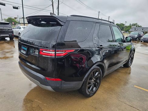 Used 2017 Land Rover Discovery HSE AWD/4WD image 4