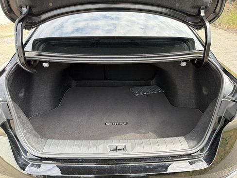 Used 2026 Nissan Sentra SR w/ Floor Mat Package FWD image 17