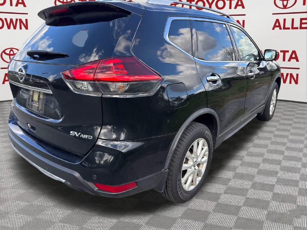 Used 2019 Nissan Rogue SV AWD/4WD image 12