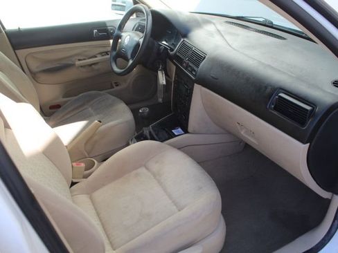 Used 2004 Volkswagen Golf GL image 15