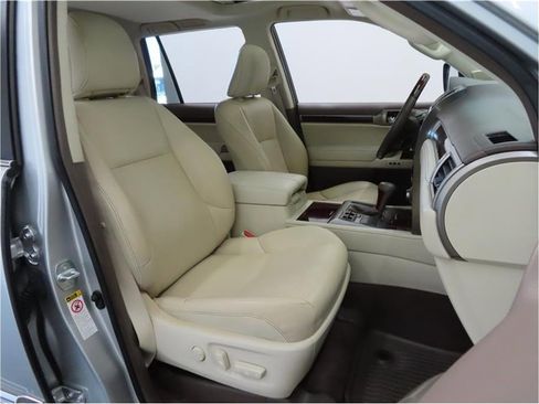 Used 2016 Lexus GX 460 image 24
