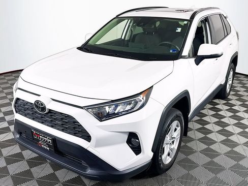 Used 2019 Toyota RAV4 XLE w/ All Weather Liner Package AWD/4WD image 3