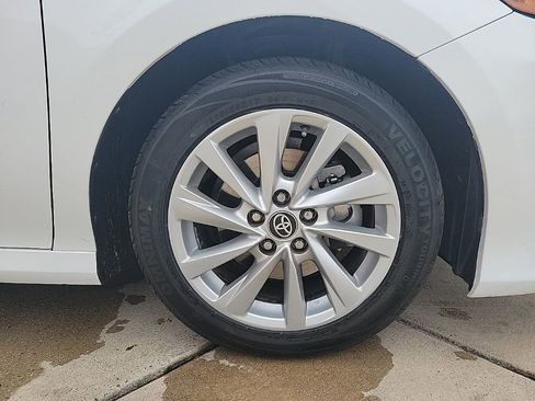 Used 2023 Toyota Camry LE image 9