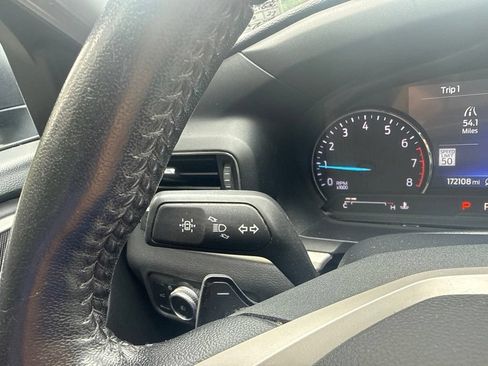 Used 2021 Ford Explorer XLT w/ Equipment Group 202A AWD/4WD image 19