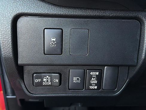 Used 2022 Toyota Tacoma TRD Sport w/ TRD Premium Sport Package AWD/4WD image 22