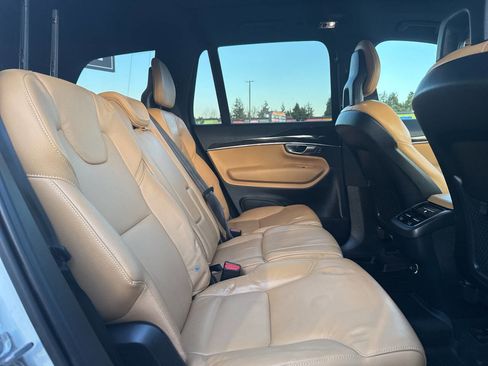Used 2018 Volvo XC90 T6 Momentum w/ Convenience Package image 21