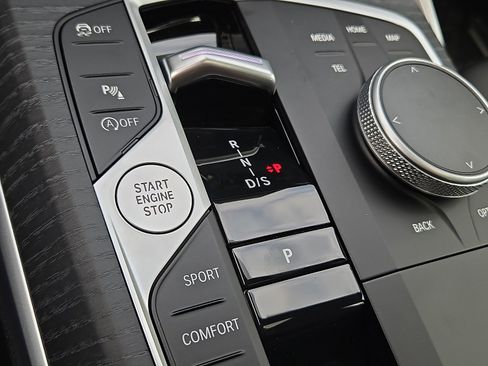 New 2026 BMW 330i xDrive xDrive w/ Premium Package image 7