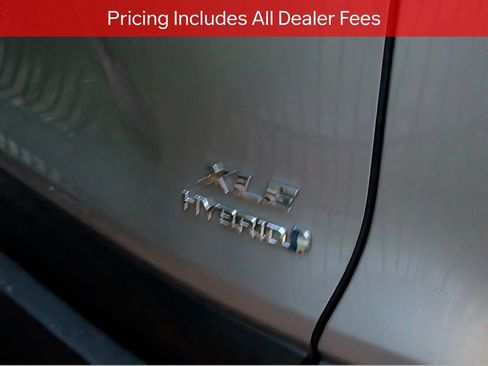 Used 2022 Toyota RAV4 XLE Premium AWD/4WD image 8