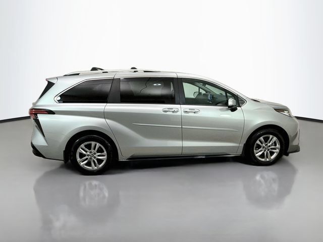 Used 2024 Toyota Sienna Limited AWD/4WD image 8
