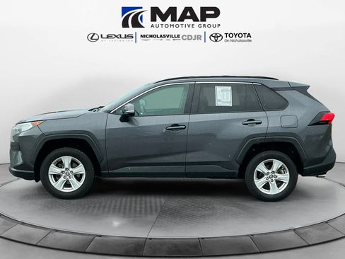 Used 2021 Toyota RAV4 XLE FWD image 2