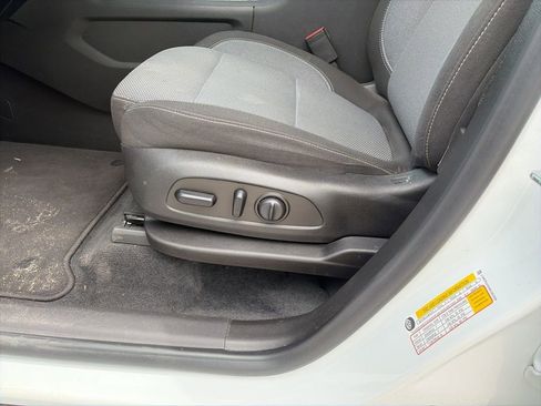 Used 2021 Chevrolet Traverse LT FWD image 16