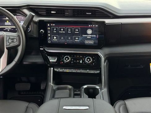 Used 2025 GMC Sierra 3500 Denali w/ Denali Reserve Package image 35