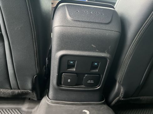 Used 2022 Ford Bronco Wildtrak image 37