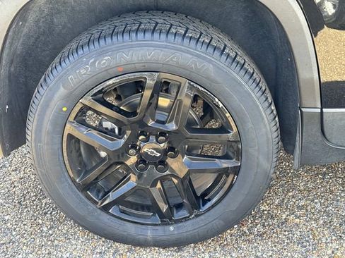 Used 2023 Chevrolet Traverse LT w/ LPO, Floor Liner Package image 5