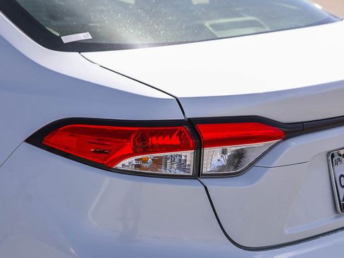 Certified 2022 Toyota Corolla LE FWD image 10