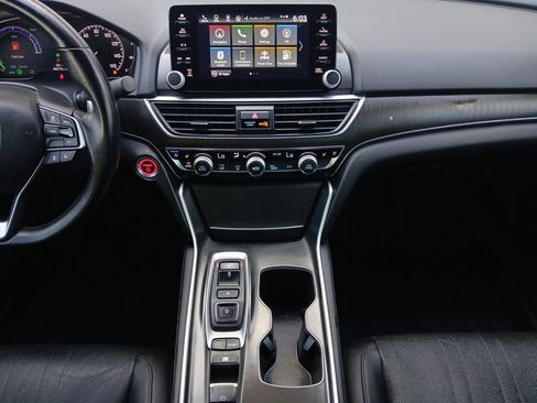 Used 2020 Honda Accord Touring image 3