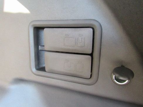 Used 2021 GMC Terrain SLE w/ Driver Convenience Package image 26