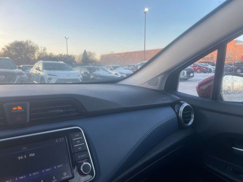 Used 2025 Nissan Versa SV image 34