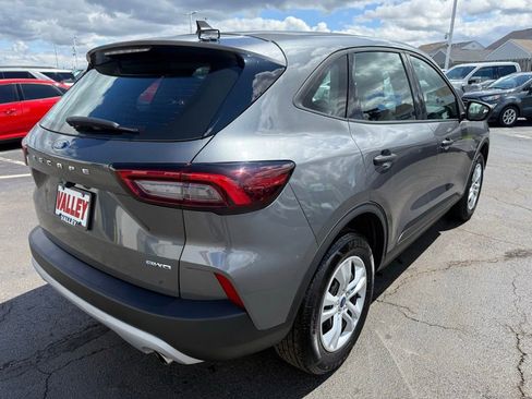 Used 2023 Ford Escape AWD image 3
