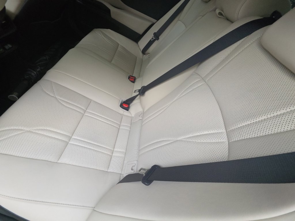 Used 2025 Lexus ES 300h w/ Technology Package FWD image 11