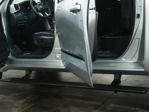 Used 2023 Toyota Tundra Platinum AWD/4WD image 11
