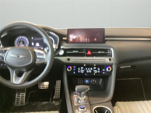 Used 2025 Genesis G70 2.5T w/ Sport Prestige Package RWD image 20
