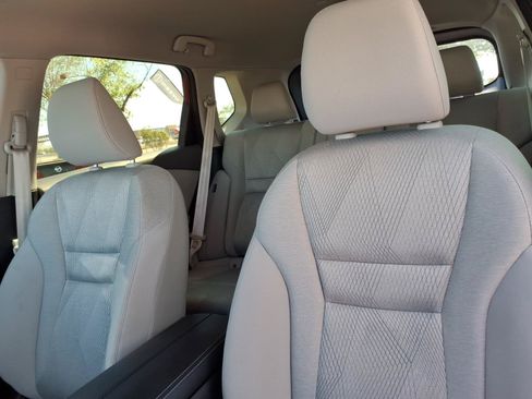 Used 2024 Nissan Rogue SV FWD image 13