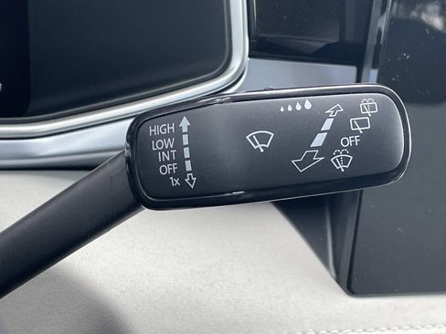 New 2026 Volkswagen Taos SE FWD image 24