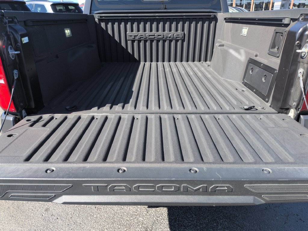 Used 2024 Toyota Tacoma Limited w/ Limited Package (LT) AWD/4WD image 23