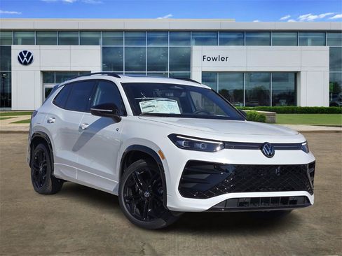 New 2026 Volkswagen Tiguan SE R-Line image 1