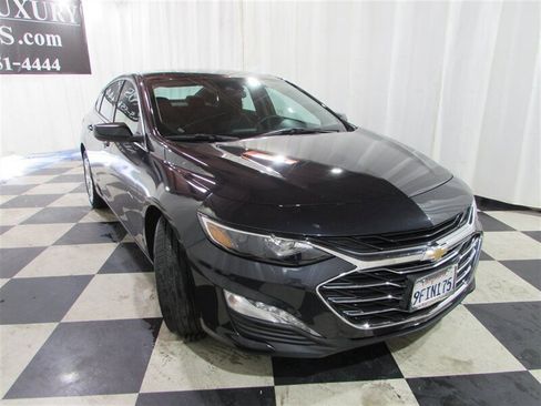 Used 2023 Chevrolet Malibu LT image 3