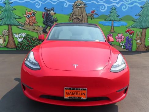 Used 2021 Tesla Model Y Long Range AWD/4WD image 2